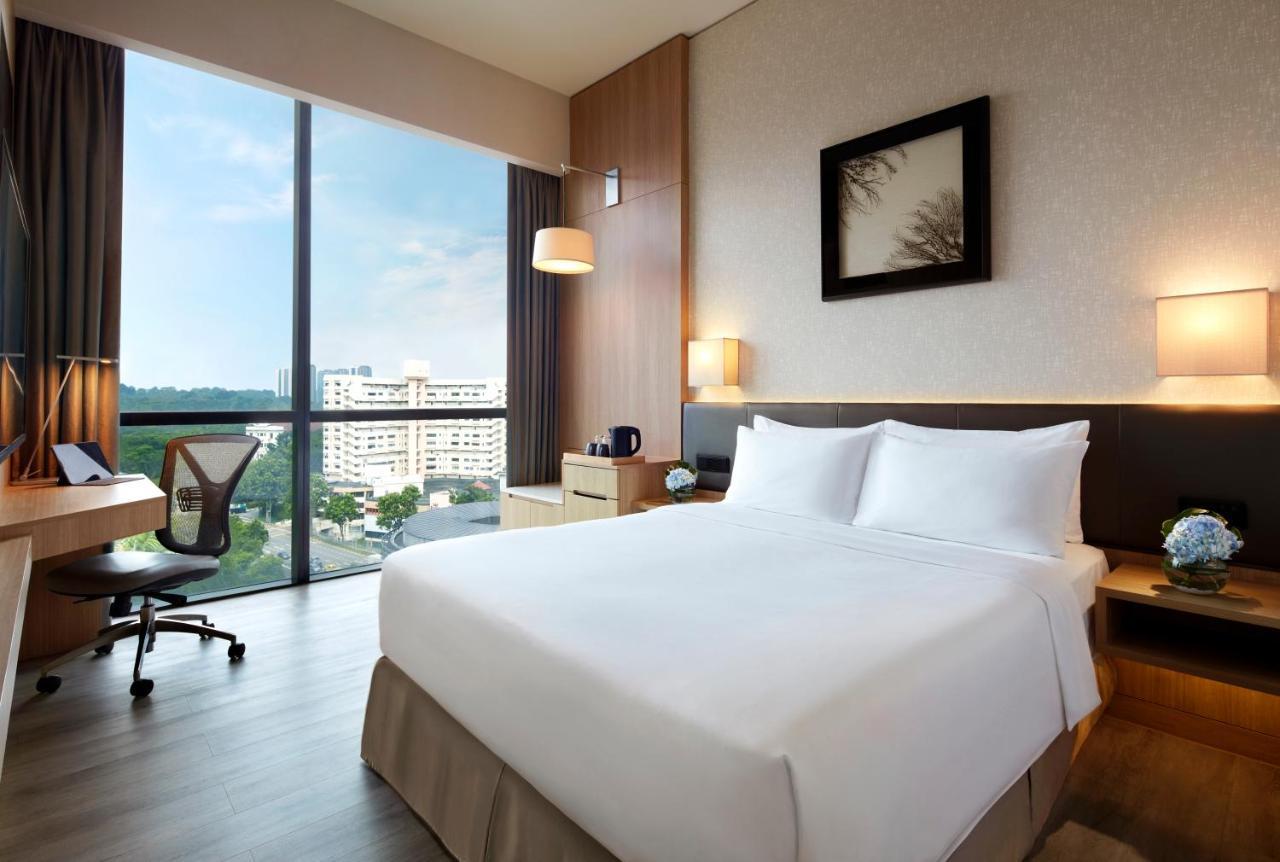 Momentus Hotel Alexandra Singapore Bagian luar foto