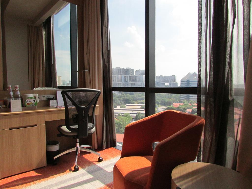 Momentus Hotel Alexandra Singapore Bagian luar foto